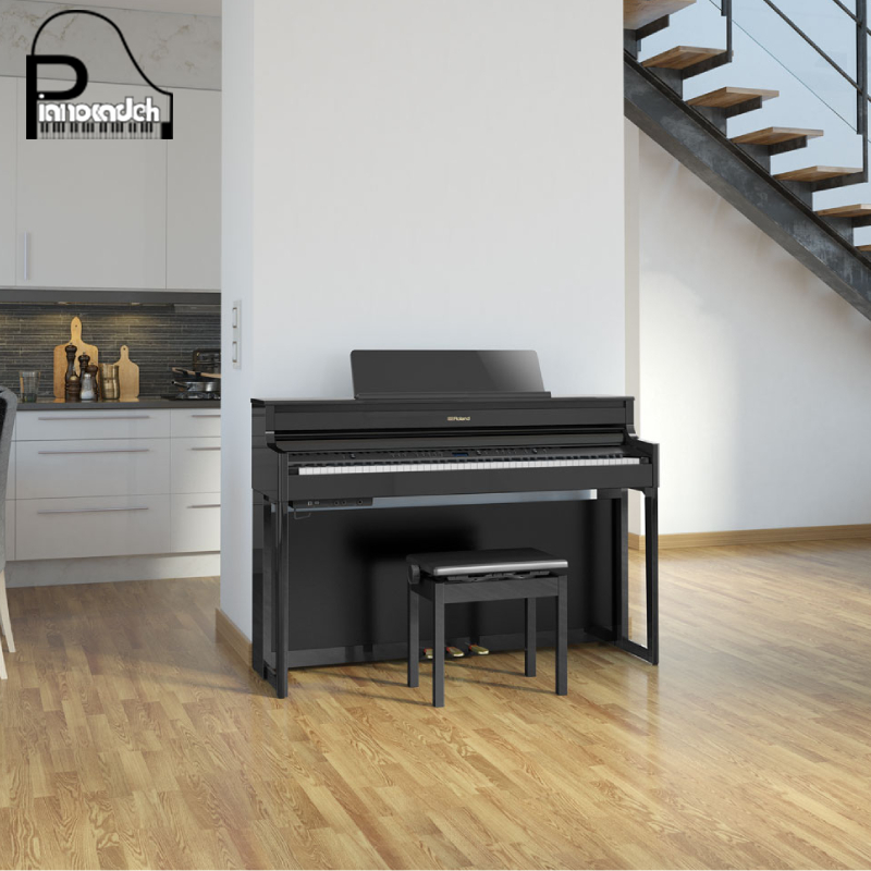  ظاهر بلند و باریک پیانو دیجیتال رولند مدل HP704 